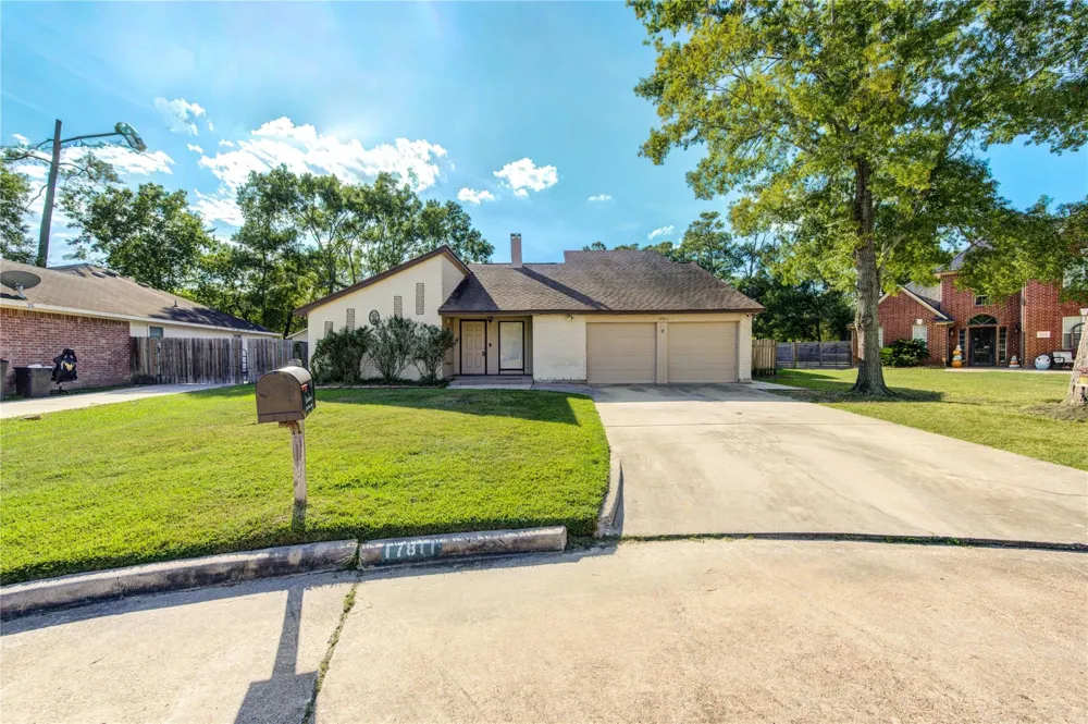 17811 Wake Court Crosby, TX 77532