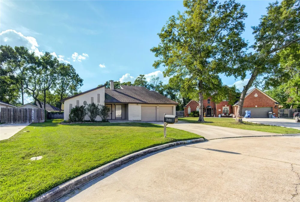 17811 Wake Court Crosby, TX 77532
