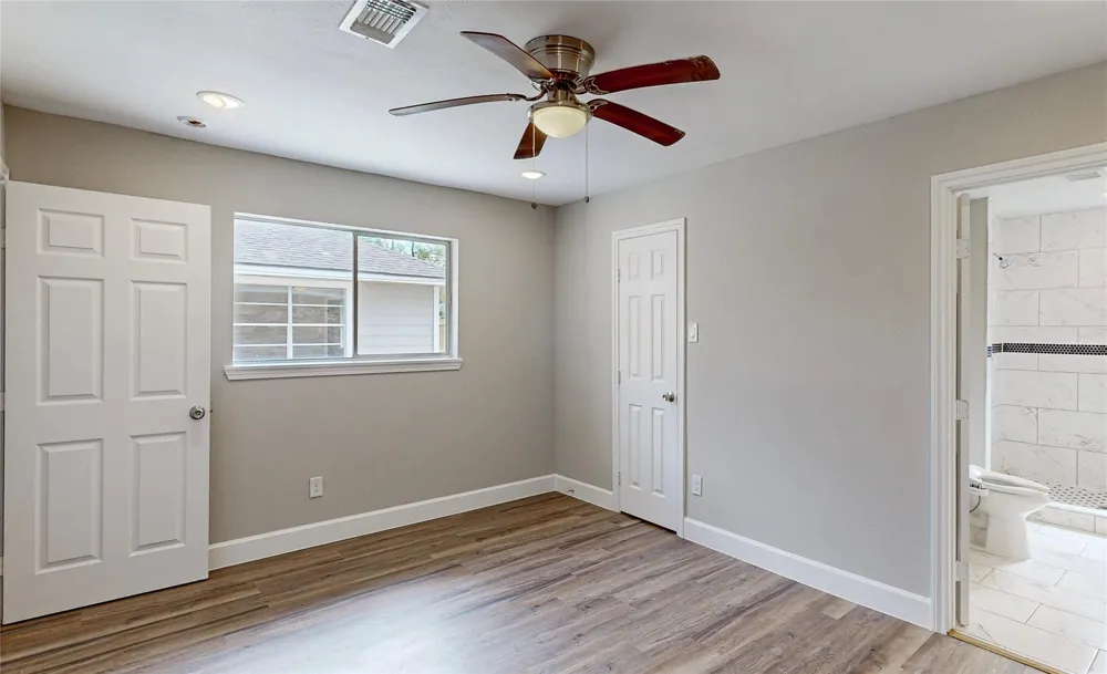 4914 29th Street Dickinson, TX 77539