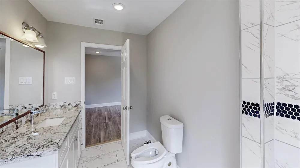 4914 29th Street Dickinson, TX 77539
