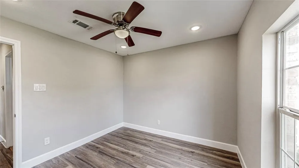 4914 29th Street Dickinson, TX 77539
