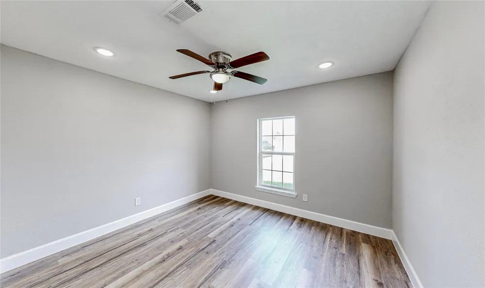 4914 29th Street Dickinson, TX 77539