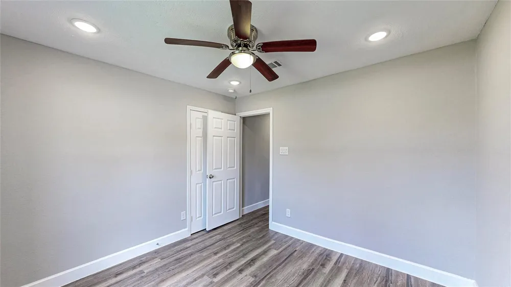 4914 29th Street Dickinson, TX 77539