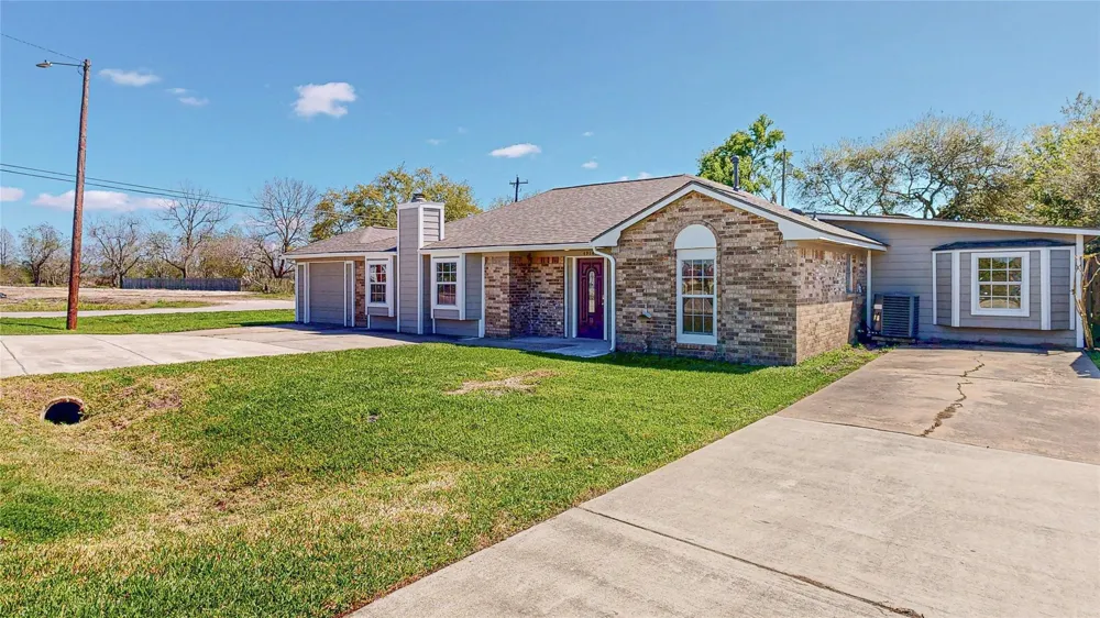 4914 29th Street Dickinson, TX 77539