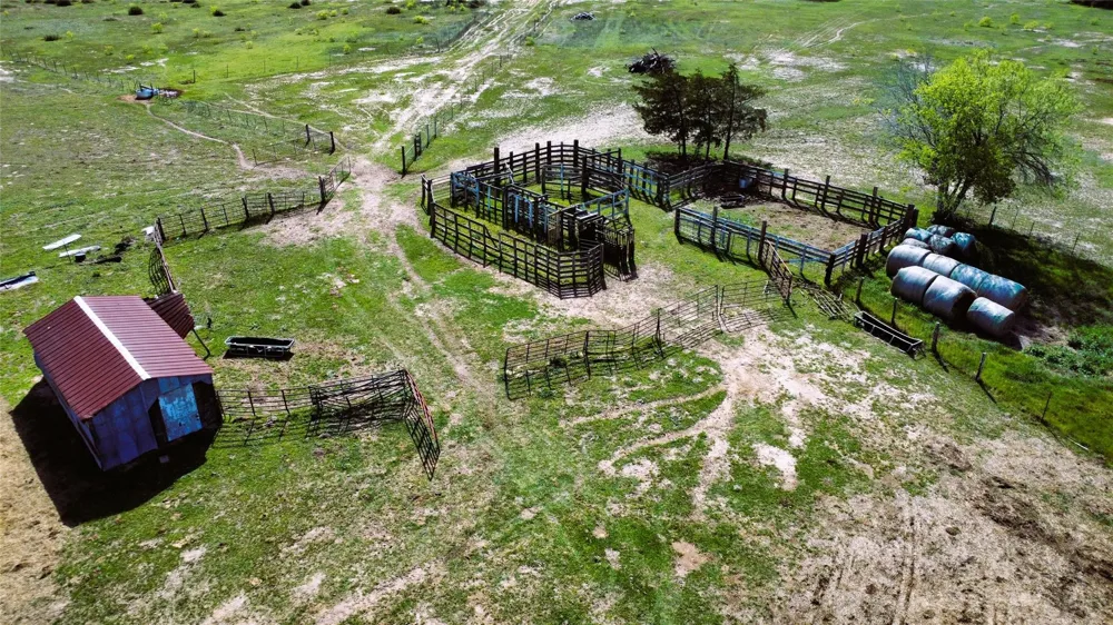 County Road 138 Hallettsville, TX 77964