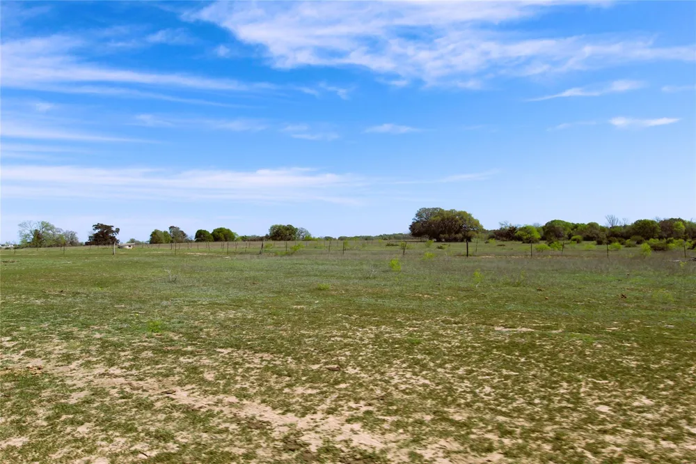 County Road 138 Hallettsville, TX 77964