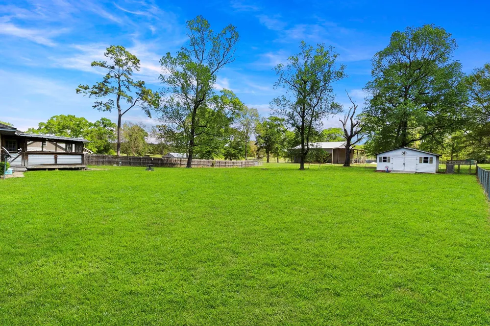 200 Manuel Road Shepherd, TX 77371