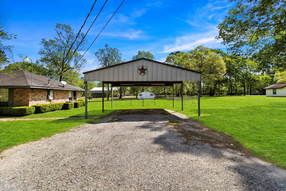 200 Manuel Road Shepherd, TX 77371