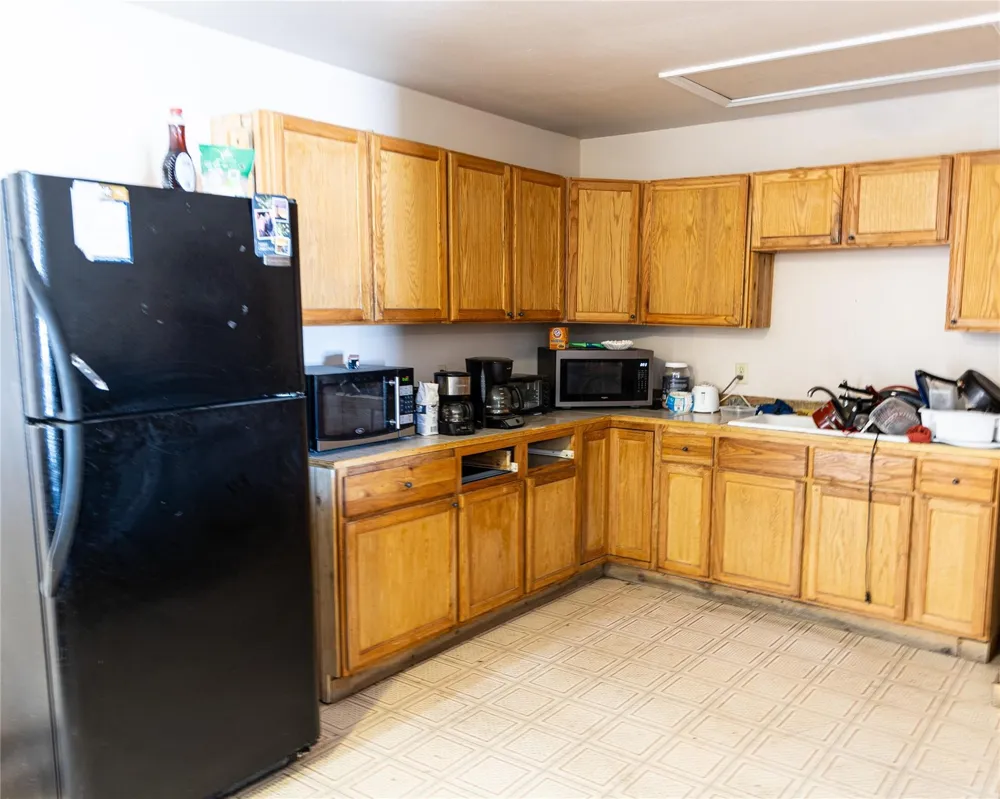 600 NE Avenue Kermit, TX 79745