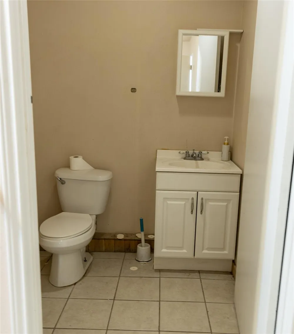 600 NE Avenue Kermit, TX 79745