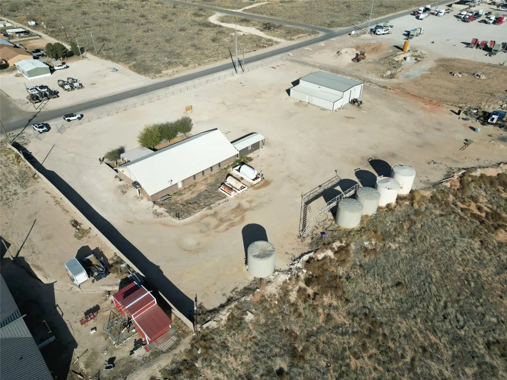 600 NE Avenue Kermit, TX 79745