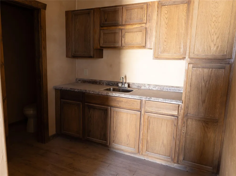600 NE Avenue Kermit, TX 79745
