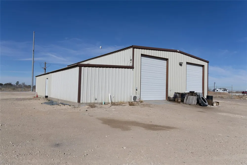600 NE Avenue Kermit, TX 79745