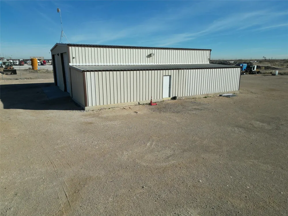 600 NE Avenue Kermit, TX 79745