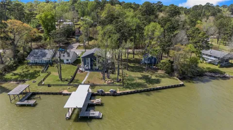 800 Northwoods Drive