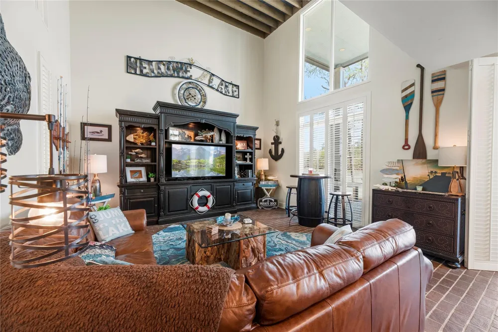 800 Northwoods Drive Point Blank, TX 77364