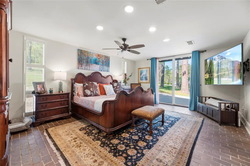 800 Northwoods Drive Point Blank, TX 77364