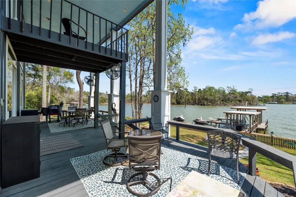 800 Northwoods Drive Point Blank, TX 77364