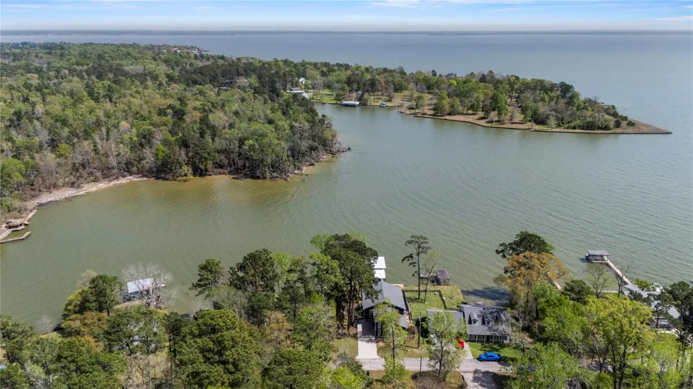 800 Northwoods Drive Point Blank, TX 77364