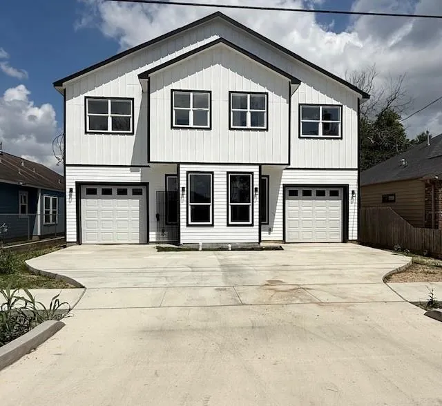 4607 Clover Street Houston, TX 77051