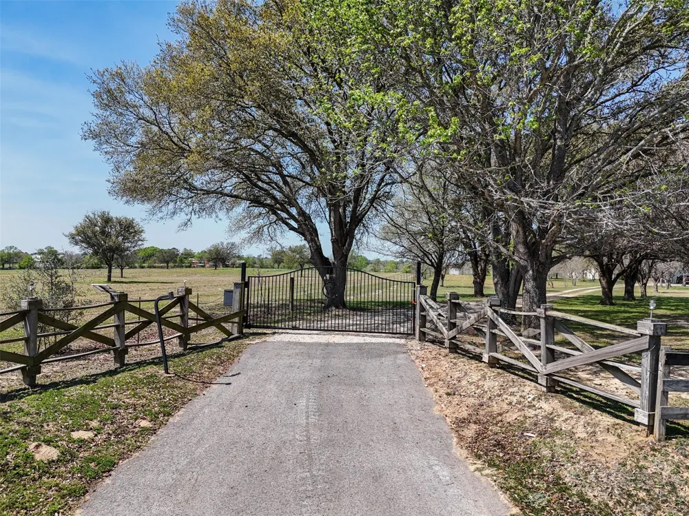 17260 Highway 6 Navasota, TX 77868