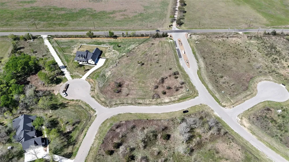 10168 Vista Place Chappell Hill, TX 77426