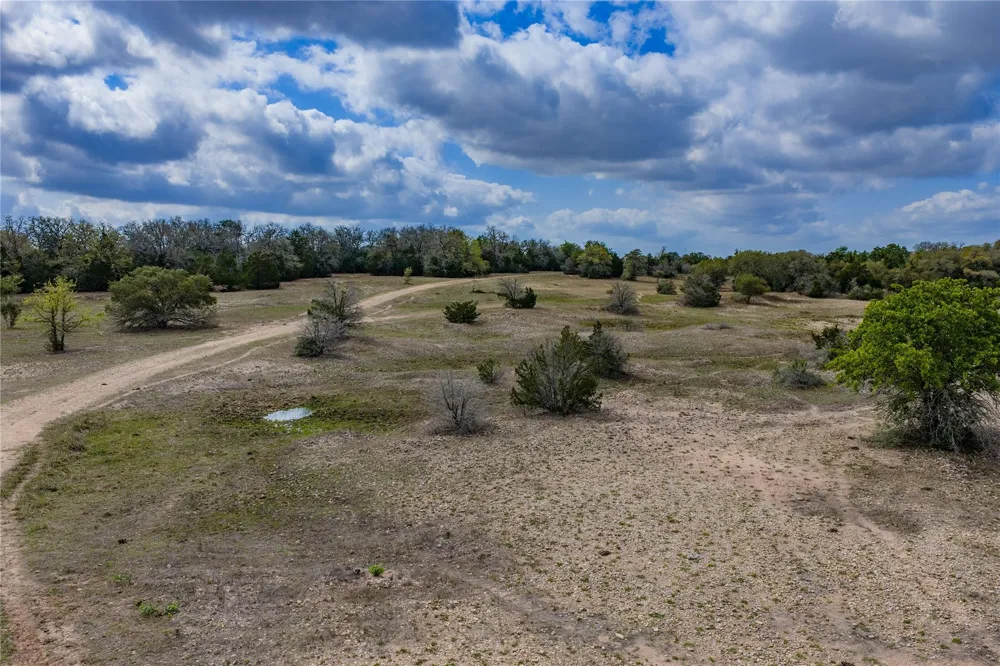 Fm 955 Fayetteville, TX 78940