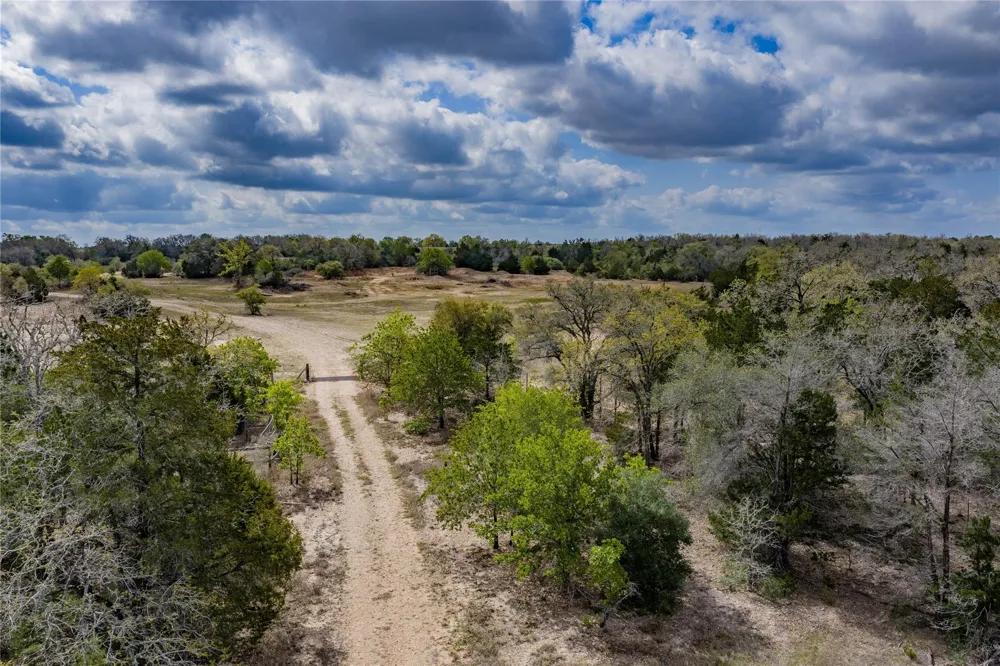 Fm 955 Fayetteville, TX 78940