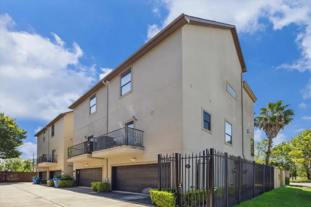 2803 Chartres Street Houston, TX 77004