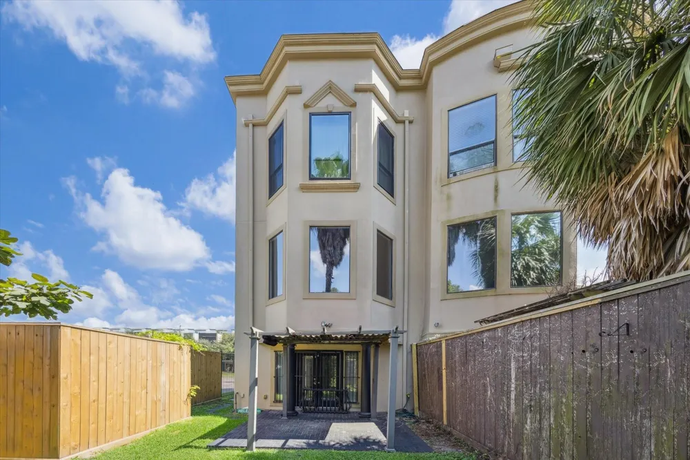 2803 Chartres Street Houston, TX 77004