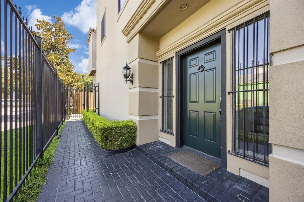 2803 Chartres Street Houston, TX 77004