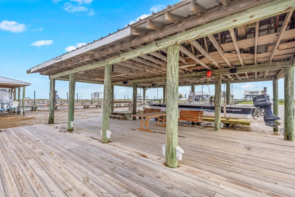 3785 Lake Breeze Road Lake Charles, LA 70605