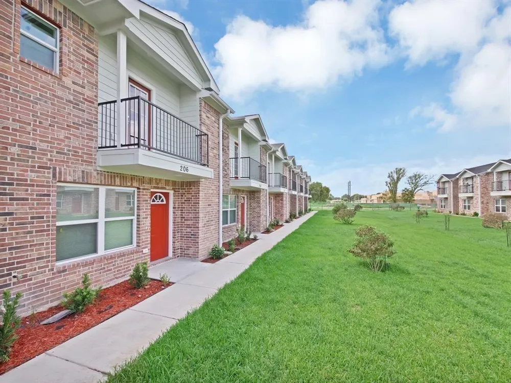 2802 Shaver Street Pasadena, TX 77502