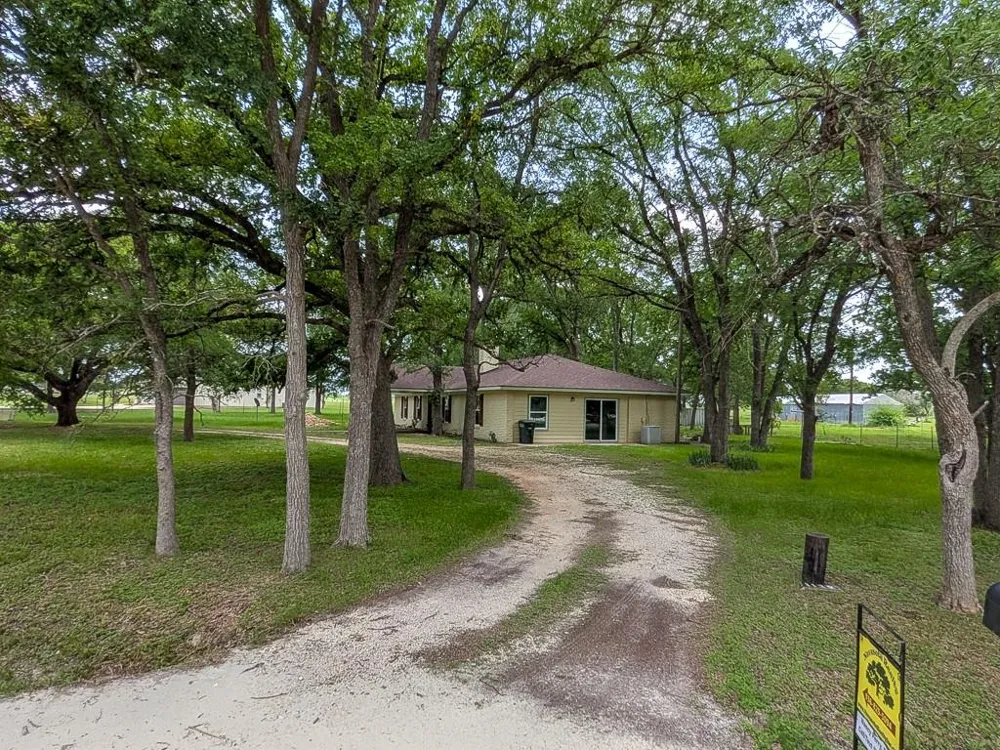 1139 County Rd 403 Anderson, TX 77830
