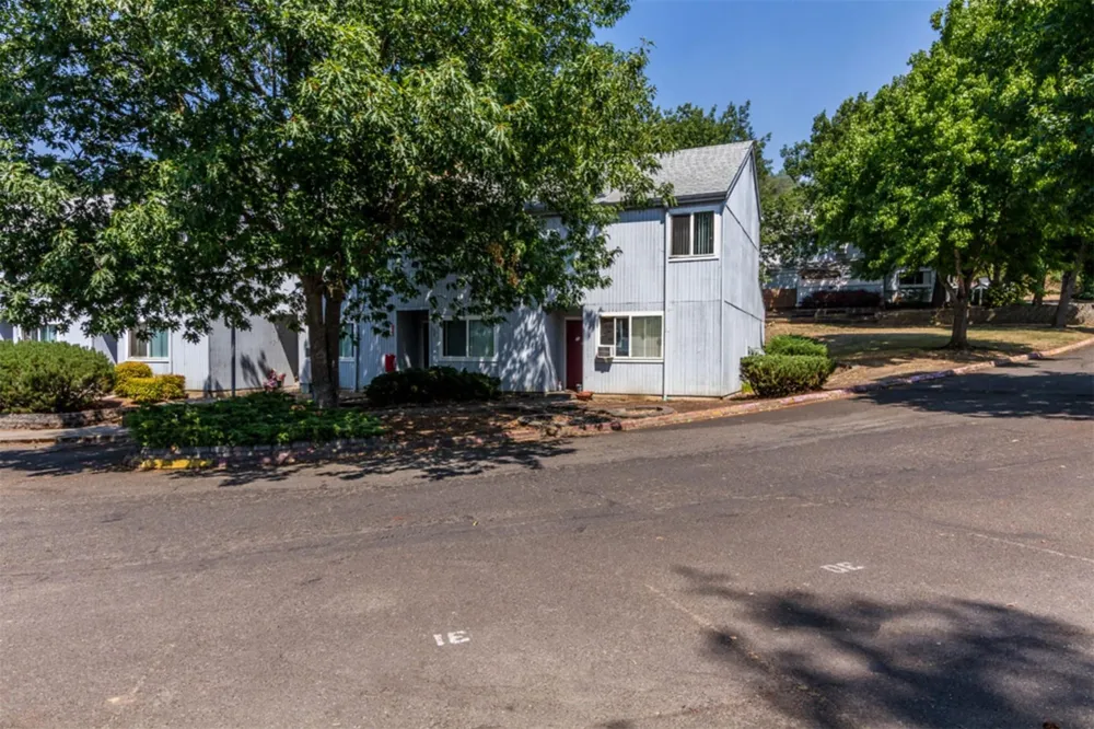 721 Se Meadowlark St #50 Other, OR 97457
