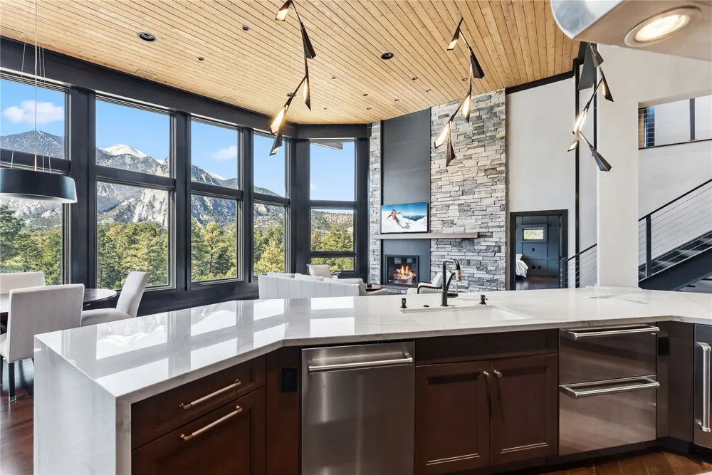 21261 Broadview Road Nathrop, CO 81236