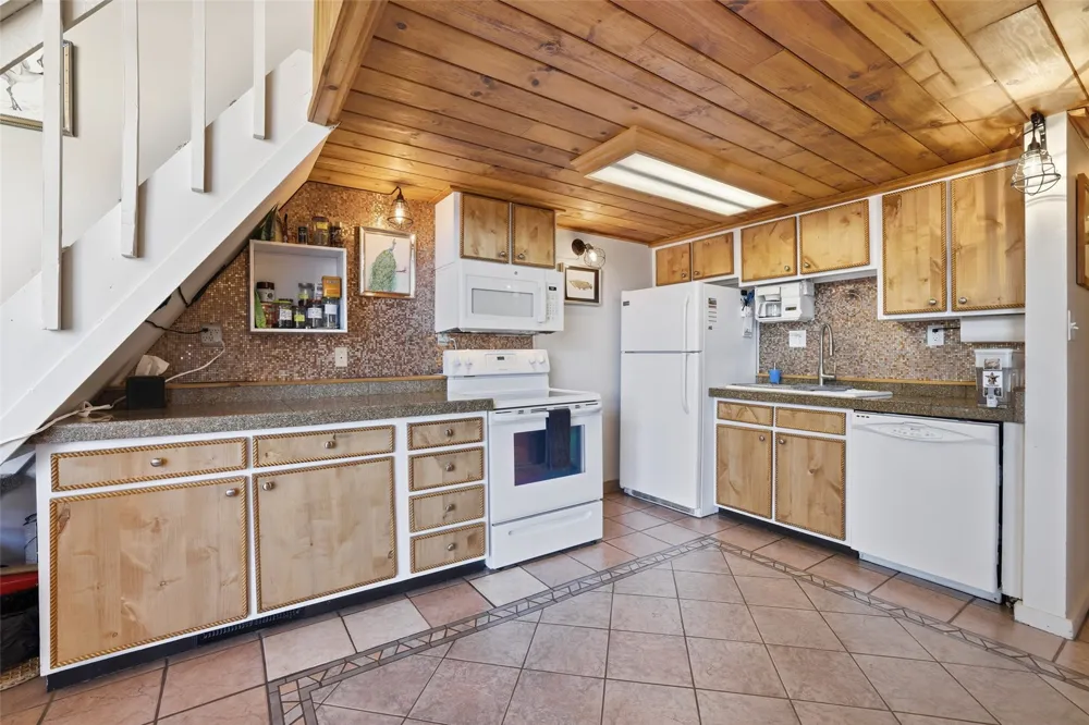 2424 Ryan Gulch Court S #304 Wildernest, CO 80498