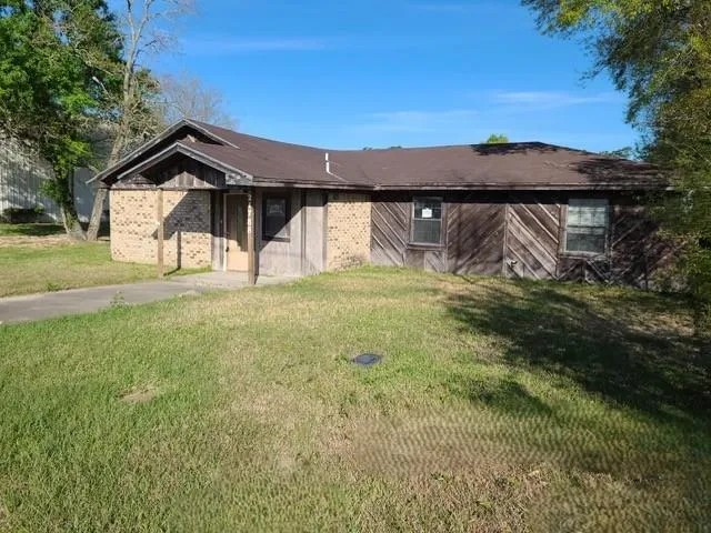 21788 Interstate Highway 10 Vidor, TX 77662