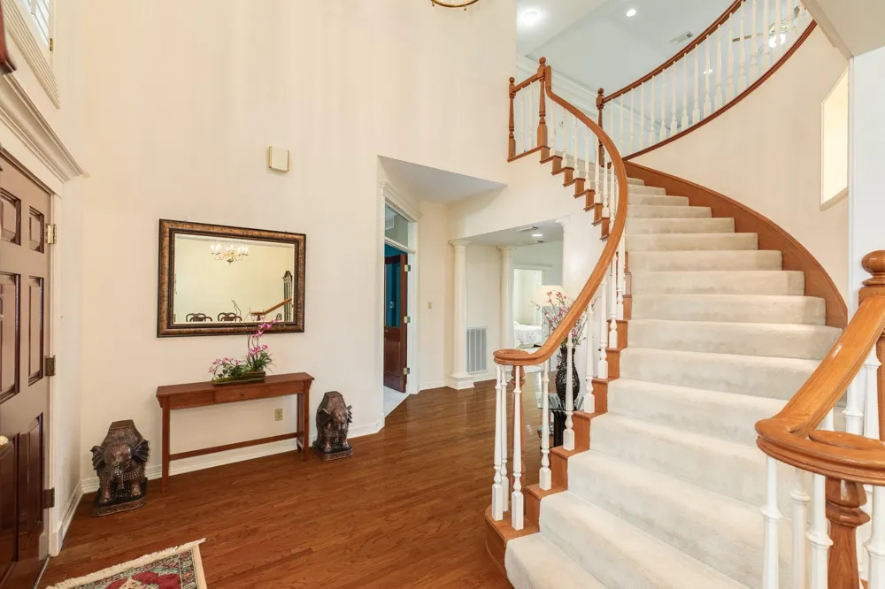 95 Rosewood Street Lake Jackson, TX 77566
