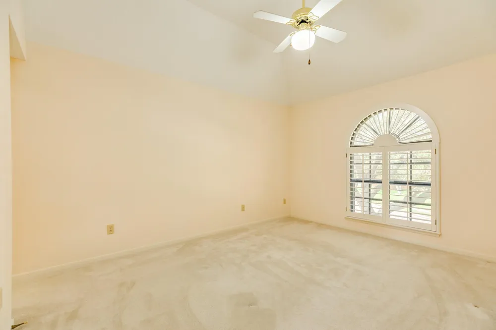 95 Rosewood Street Lake Jackson, TX 77566