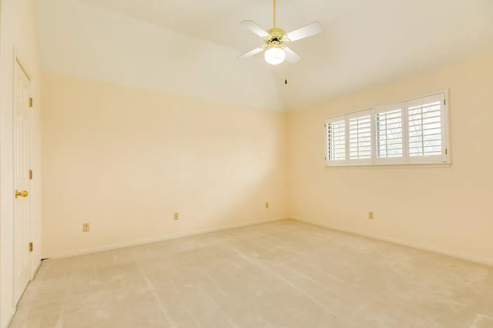95 Rosewood Street Lake Jackson, TX 77566