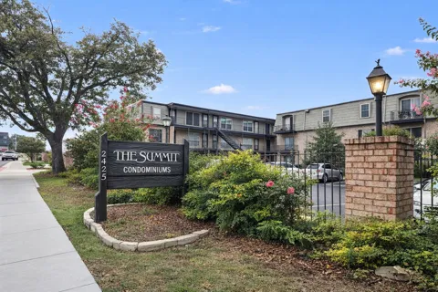 2425 Ashdale Drive #81