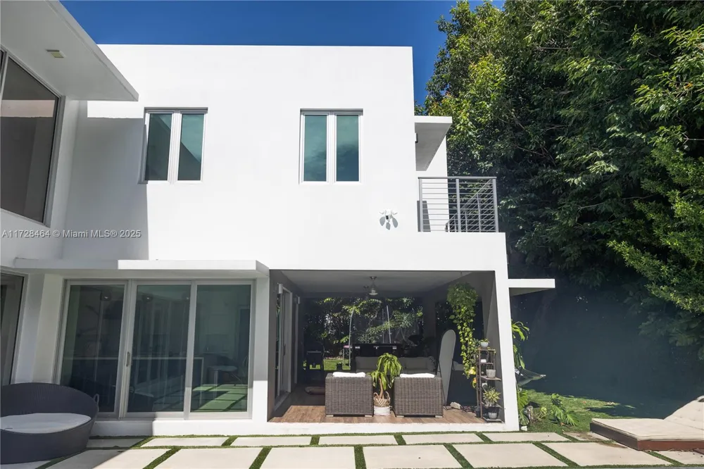 6790 SW 72 STREET South Miami, FL 33143