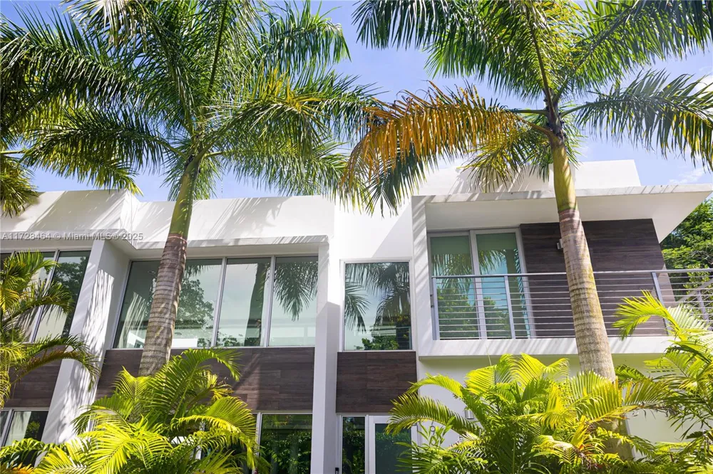 6790 SW 72 STREET South Miami, FL 33143