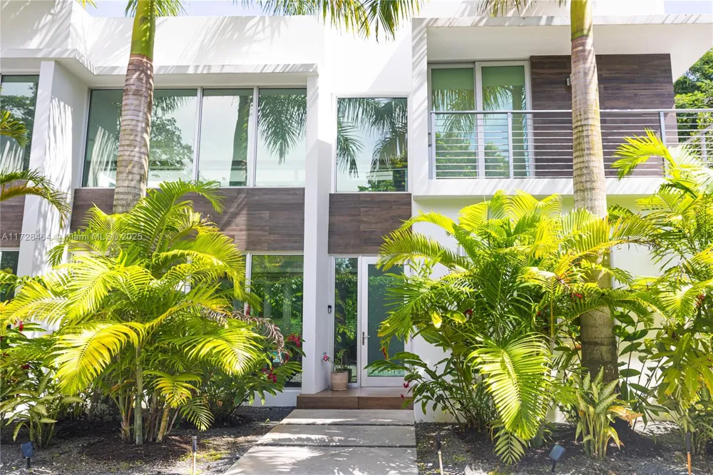 6790 SW 72 STREET South Miami, FL 33143