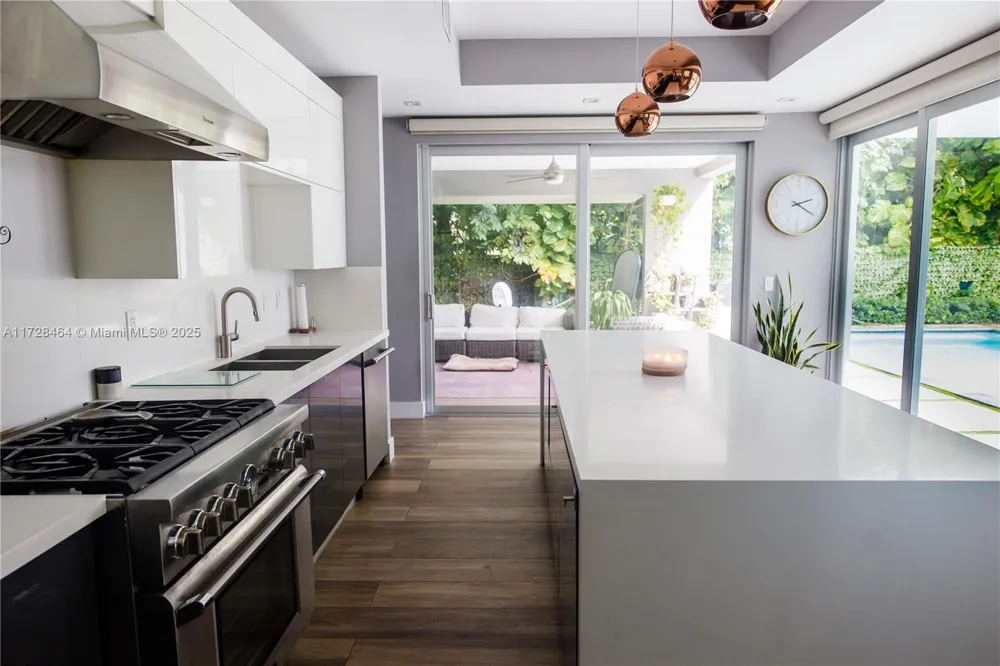 6790 SW 72 STREET South Miami, FL 33143