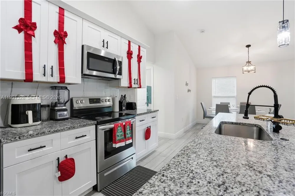 1013 ATHERTON AVE Lehigh Acres, FL 33971