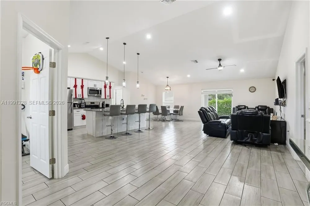 1013 ATHERTON AVE Lehigh Acres, FL 33971
