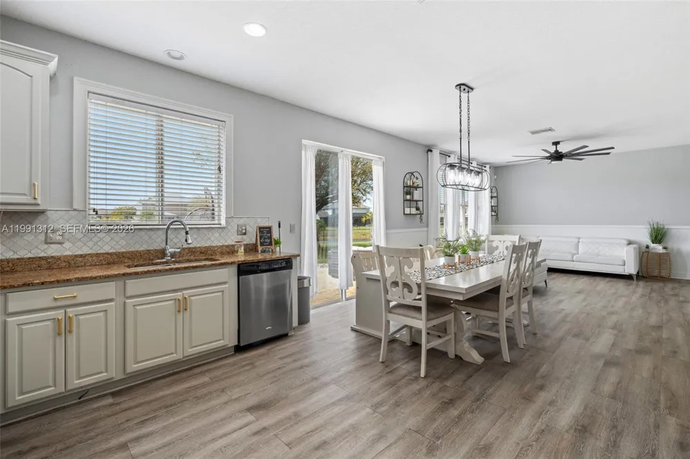 8130 blue daze ct Lehigh Acres, FL 33972
