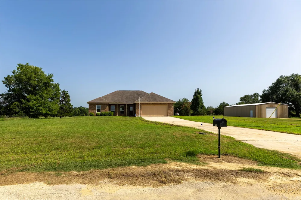1504 County Road 459 Thorndale, TX 76577